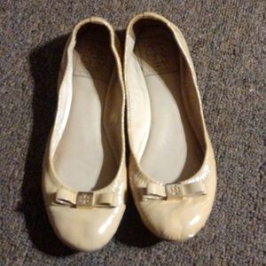 Tory Burch, tan patent leather ballet flats, size 6.5